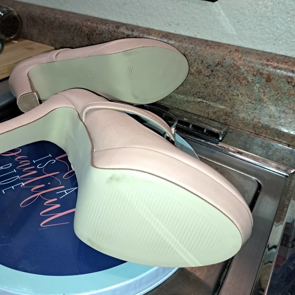 Beautiful 4 inch Nude Color ankle strap beauties - SZ 8 - Picture 6 of 10